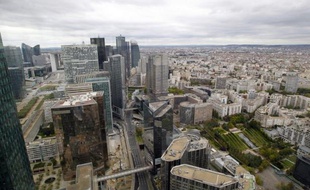 Les Français approuvent à 80% la réduction du salaire des patrons d'entreprises publiques, et à 64% l'annonce d'un "coup de pouce" au Smic, selon un sondage TNS Sofres/Sopra group pour i-Télé publié vendredi.