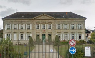 Vue extérieure du tribunal de Pontivy.