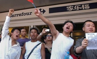 Les appels au boycott des marques françaises présentes en Chine, circulant sur l'internet, n'ont pas d'effet sur les relations économiques entre Paris et Pékin, a assuré mercredi le ministère français des Affaires étrangères.