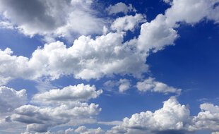 Un ciel ennuagé. Illustration.