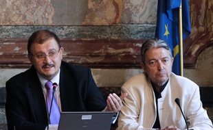 Le professeur Gilles-Eric Séralini (à gauche) et le docteur Joël Spiroux de Vendomois, le 20 septembre 2012