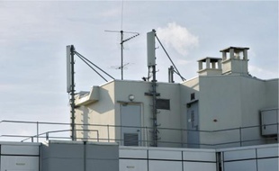 De plus en plus d'associations demandent le démontage des antennes-relais.
