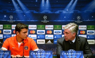 Le défenseur brésilien Thiago Silva et le milieu italo-brésilien Thiago Motta, à la différence de l'attaquant Jérémy Ménez, sont présents dans le groupe du Paris SG retenu pour recevoir mercredi Valence en 8e de finale retour de la Ligue des champions, a indiqué mardi le club parisien.