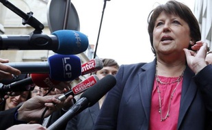 La maire de Lille Martine Aubry a souhaité lundi que l'Etat trouve des terrains pour accueillir les Roms dont les campements ont été évacués, notamment près de Lille début août.