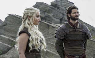 Emilia Clarke et Michiel Huisman dans «Game of Thrones».