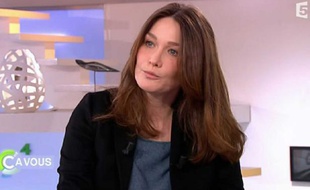 Carla Bruni dans l'émission «C à vous» de France 5, le 8 mars 2012.