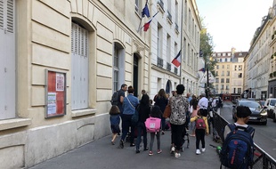 Parents et enfants se pressent pour aller en classe en cette rentrée 2019