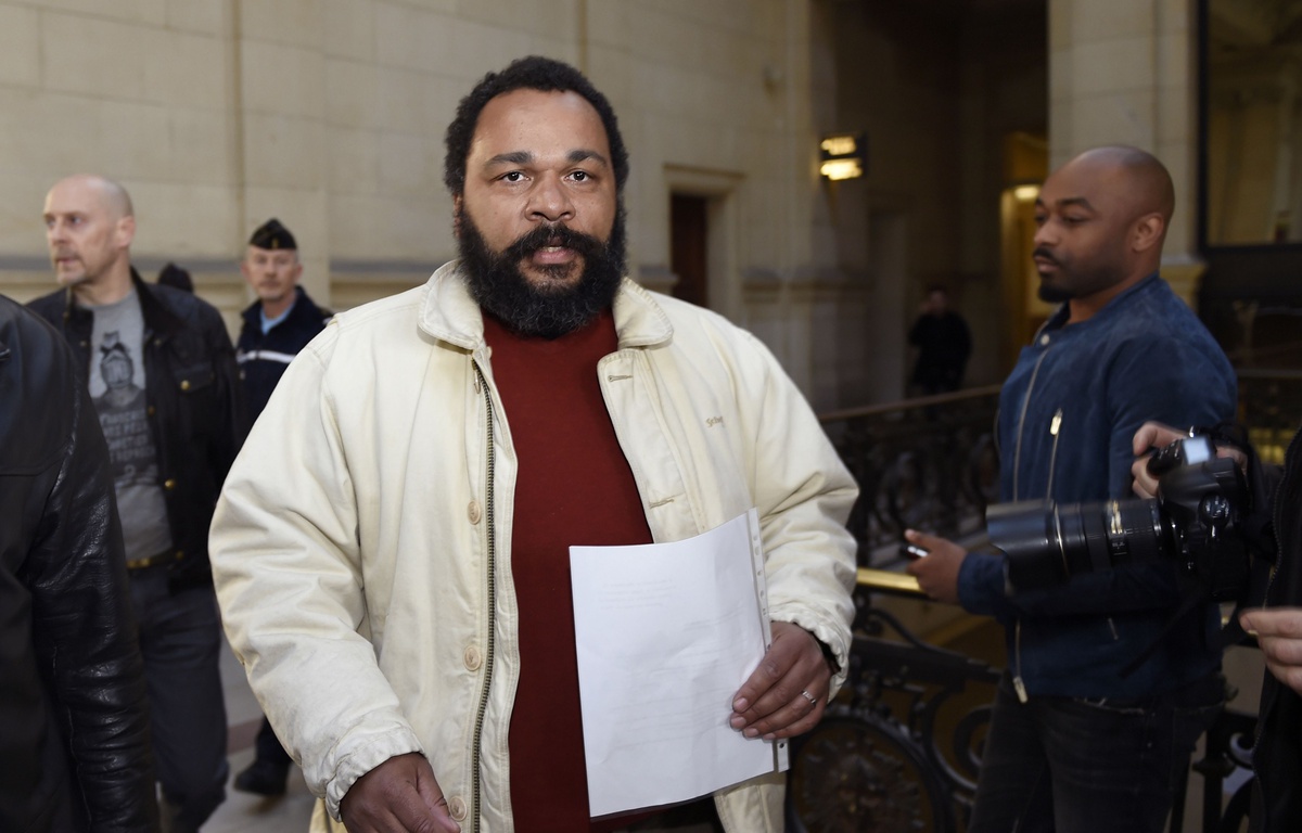 Dieudonné Fraude Fiscale A son procès pour fraude fiscale, Dieudonné invoque son droit au silence