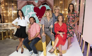 Janane Boudili, André Manoukian, Daphné Bürki, Caroline Diament, Caroline Weill, Alexandra Hubin sur le plateau de «Je t'aime, etc.».