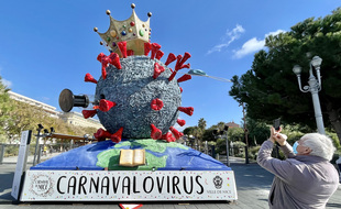 La structure installée sur la place Masséna jusqu'au 27 février