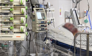 Les hospitalisations en Belgique liées au coronavirus, atteignent le pic de la première vague.