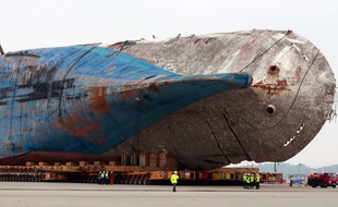 L'épave du Sewol en Corée du Sud. En 2014, le naufrage du ferry avait fait 304 morts.
