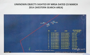 Image montrant les possibles débris de l'avion de Malaysia Airlines dans l'océan Indien, le 26 mars 2014.