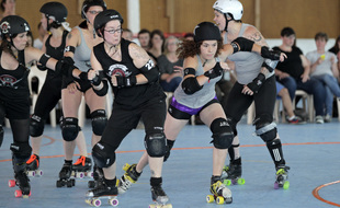 Un match de roller derby à la Halle de la glisse à Lille (illustration).