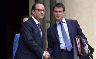 François Hollande et Manuel Valls à l'issue du Conseil des ministres le 27 août 2014 à l'Elysée à Paris
