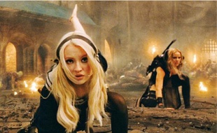 Emily Browning, révélée dans Les Désastreuses Aventures des orphelins Baudelaire.