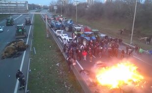 Les agriculteurs en colère le 7 février 2018 sur la rocade de Toulouse.