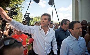 Benoît Hamon est l'invité de la Fête de la Rose de Frangy-en-Bresse (Sâone et Loire), qui a lieu dans le fief électoral du ministre de l'Economie.