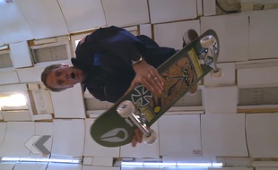Tony Hawk skate sans gravité - Le Rewind (vidéo)