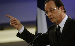 François Hollande a assuré jeudi qu'il conserverait le quotient familial mais le réformerait pour le rendre "plus juste" en abaissant son plafond pour les plus aisés, ce qui permettra de financer une augmentation de l'allocation de rentrée scolaire de 25%.