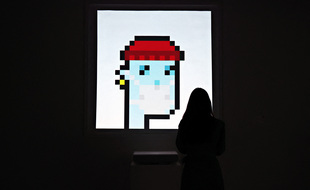 Le CryptoPunk au numéro 7523 a été vendu aux enchères jeudi 11,7 millions de dollars à New York chez Sotheby’s.