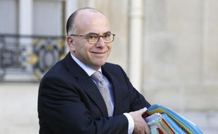 Bernard Cazeneuve à la sortie du Conseil des ministres le 5 novembre 2014 à l'Elysée à Paris