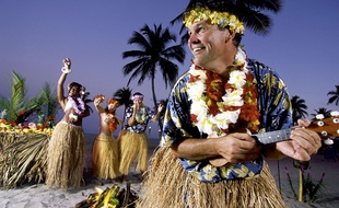 Un touriste s'amuse à Hawaï