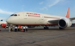 Les Etats-Unis, le Japon, l'Inde et le Chili ont interdit jusqu'à nouvel ordre aux Boeing 787 de décoller, après une série exceptionnelle d'incidents, les investigations officielles au Japon se concentrant sur les batteries et le système dans lequel elles sont intégrées.