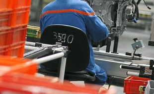 La crise a aggravé la situation des actifs les plus âgés .
