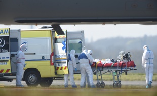 Les six patients évacués sont arrivés ce mardi en début d'après-midi à l'aéroport de Brest.