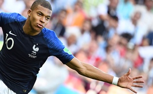 Kylian Mbappe célèbre son but pendant le match de la coupe du monde France - Argentine.
