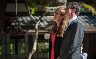 Anne Gravoin et son époux Manuel Valls, Premier ministre, le 3 octobre 2015 à Kyoto au Japon.