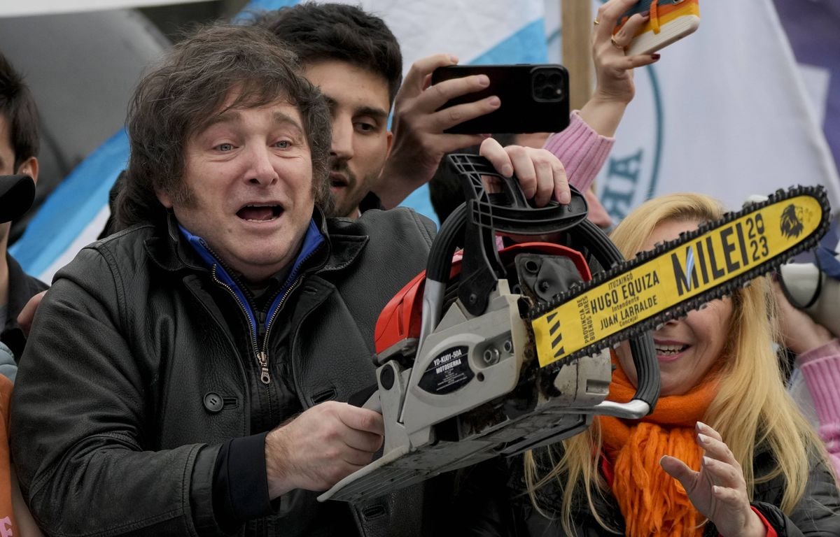 Argentine : Javier Milei, l'homme à la tronçonneuse, joue gros dimanche pour les législatives