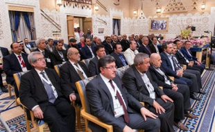Des membres de l'opposition syrienne en réunion le 10 décembre 2015 à Ryad