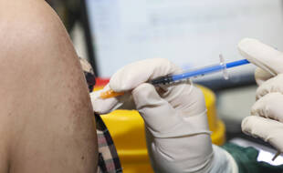 L'injection d'un vaccin contre le Covid-19 (illustration).