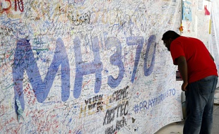 Des messages de soutien à l'aéroport de Kuala Lumpur le 25 mars 2014