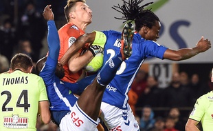 VIDEO. Ligue 1: Penalty, petit pont, frappe croisée ou retourné... Les gestes et buts du match nul entre Strasbourg et Angers à revoir