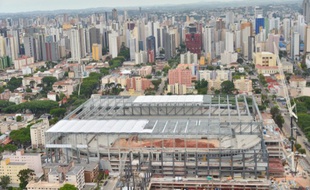 Le stade de Curitiba en construction