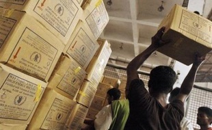 L'envolée des cours mondiaux du riz va aussi avoir un impact sur l'aide humanitaire en Birmanie car les organisations spécialisées devront débourser plus que d'habitude pour nourrir le million et demi de sinistrés du cyclone Nargis.