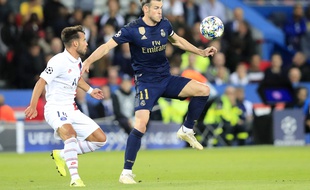 Gareth Bale en duel avec Juan Bernat au Parc des Princes, le 18 septembre 2019.