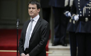Le nouveau Premier ministre Manuel Valls lors de la cérémonie de passation de pouvoir place Beauvau, le 2 avril 2014