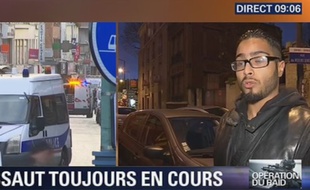 L'homme qui se présente comme le propriétaire où les suspects se sont retranchés dans le centre-ville de Saint-Ouen.