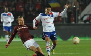 L'Olympique Lyonnais, déjà qualifié, a obtenu jeudi sur le terrain du Sparta Prague un résultat nul (1-1) logique, lui assurant la première place du groupe I de l'Europa League.