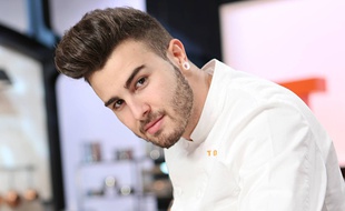 Le candidat dans les cuisines de Top Chef.