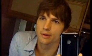 Ashton Kutcher s'auto-filme