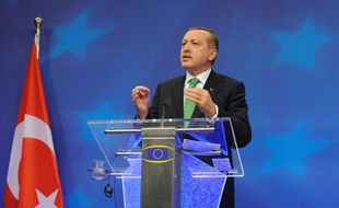 Le Premier ministre turc Recep Tayyip Erdogan durant une conférence de presse à Bruxelles le 21 janvier 2014 au siège de la Commission européenne