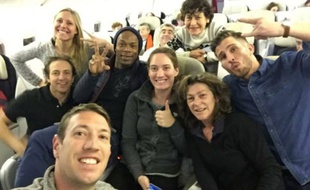 Une photo des participants de l'émission Dropped diffusée sur le compte Facebook de Philippe Candeloro.