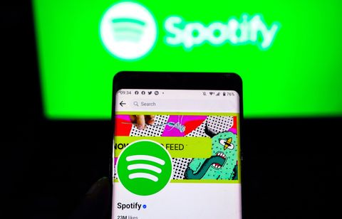 Des chansons générées par IA sur des comptes Spotify d’artistes décédés