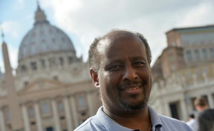 Le prêtre érythréen Mussie Zerai, cité pour le prix Nobel de la Paix, le 4 octobre 2015 au Vatican, à Rome