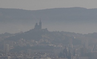 Marseille dans une brume de pollution, le 15 février 2019.
